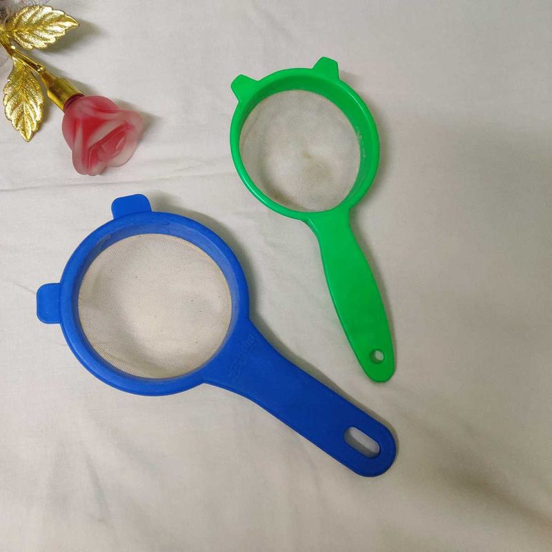 Set of 2 Plastic Strainers