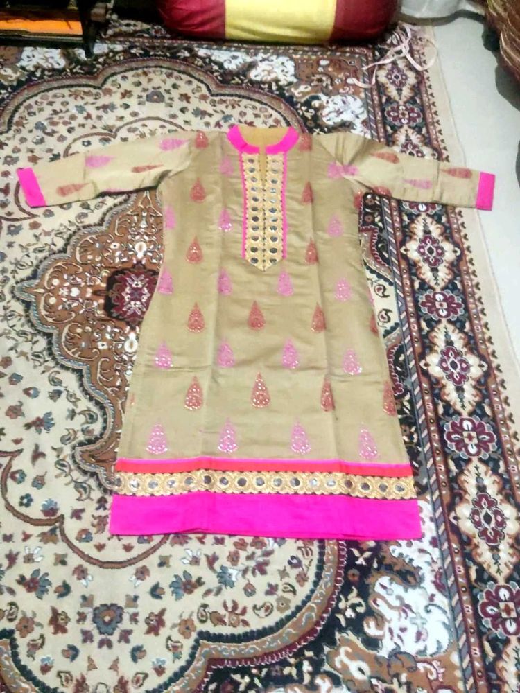 Elegant designer silk new suit set with Pink Embro