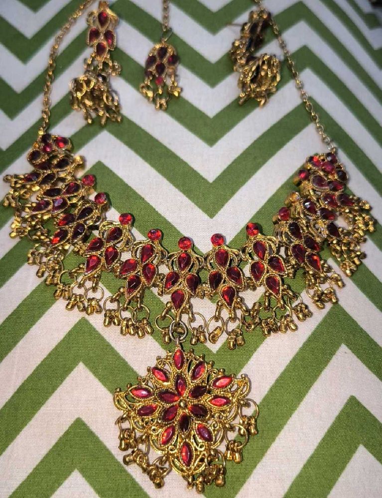 Exquisite Red Stone &amp; Gold Jewelry Set