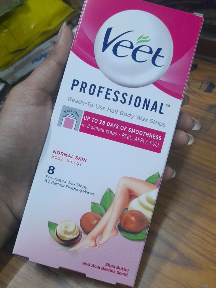 Veet Body Wax Strips And Pond's Light Moisturizer