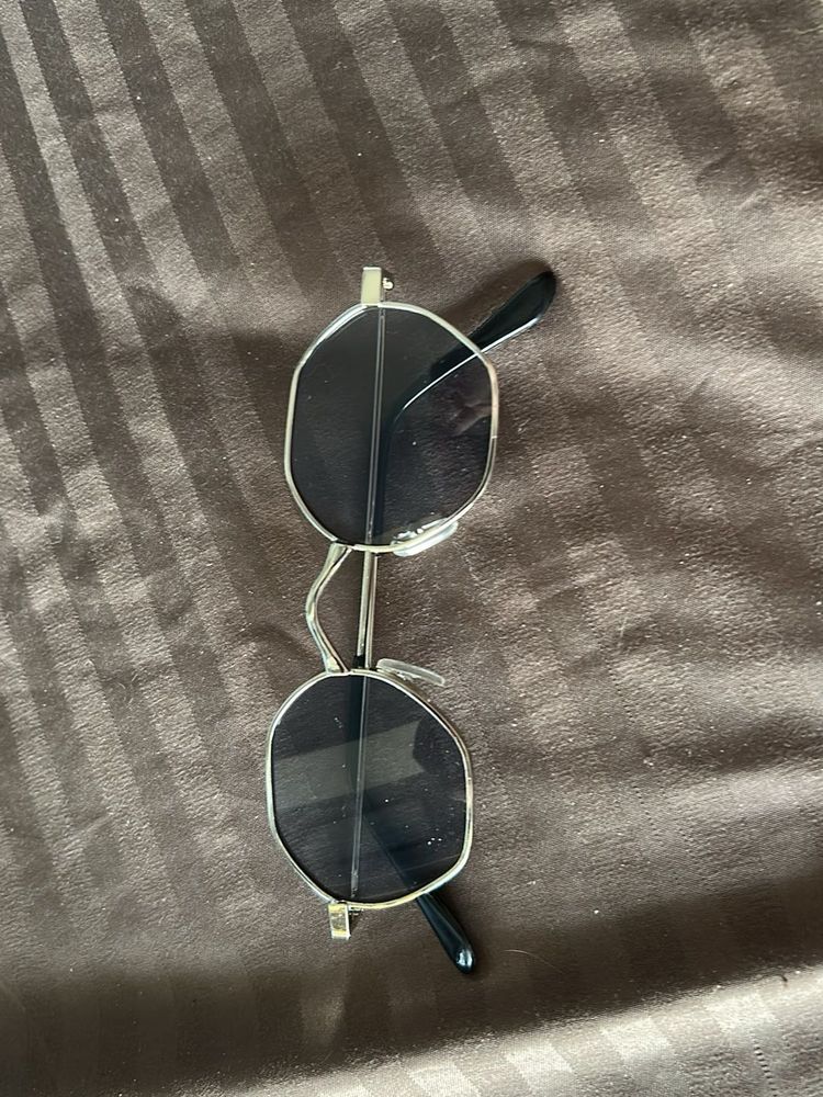 Unique Round Frame Sunglasses