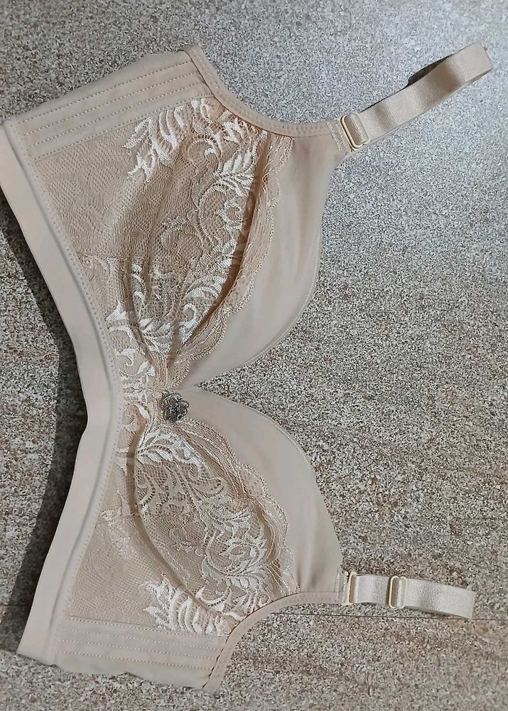 Elegant Lace Detail Bra