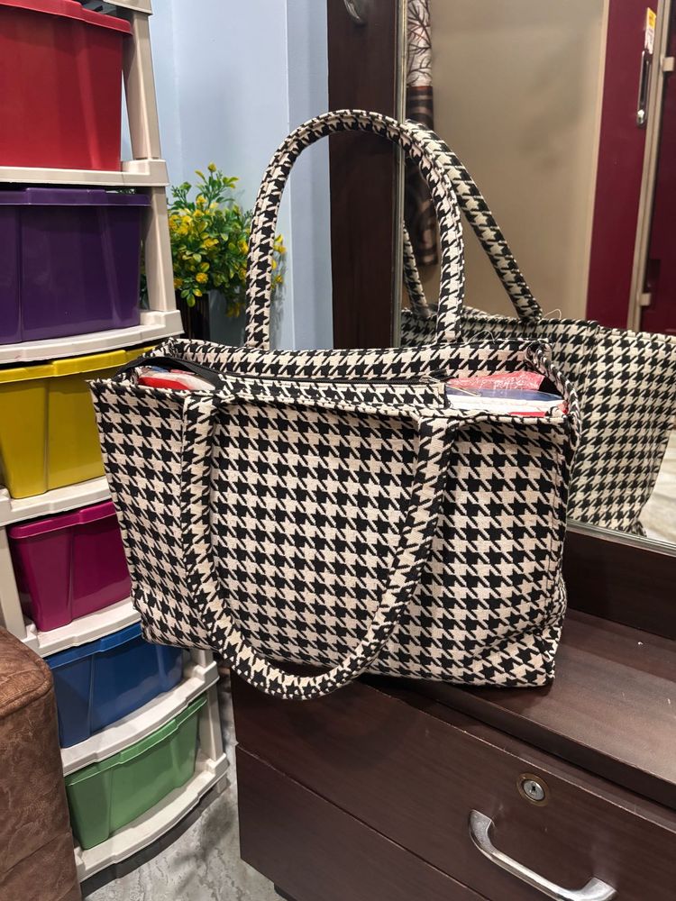 Stylish Houndstooth Tote Bag