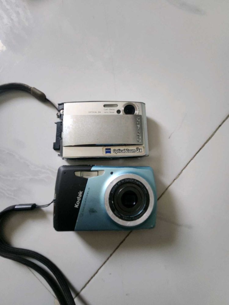 2 Digital Cameras Bundle - Sony &amp; Kodak