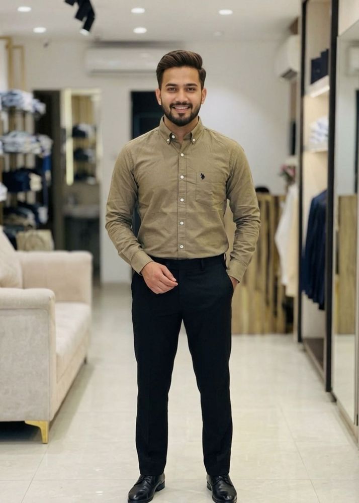 Men's Classic Button-Down Shirt newwdtag