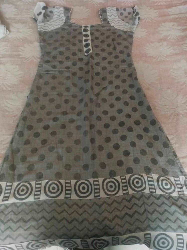 Women Grey&amp;White Kurta Set