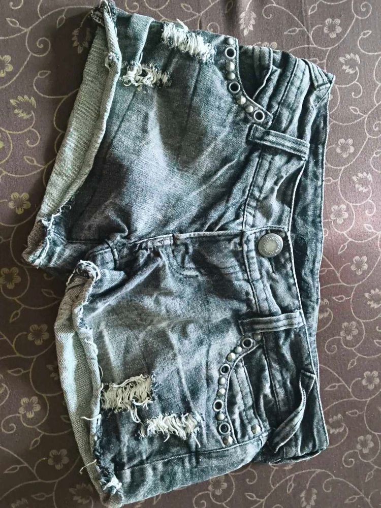 Distressed Denim Shorts with Studs