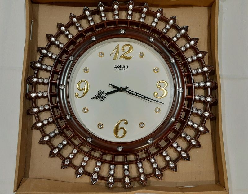 Wall Clock &amp; Decor ⏰️
