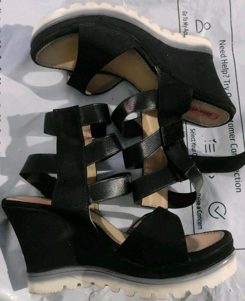 ⛔Sale⛔Black Strap Heels