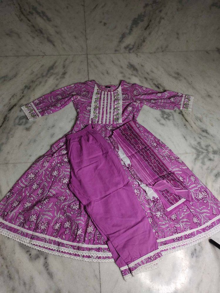 Elegant Purple Anarkali Kurta Set(33-36 size)