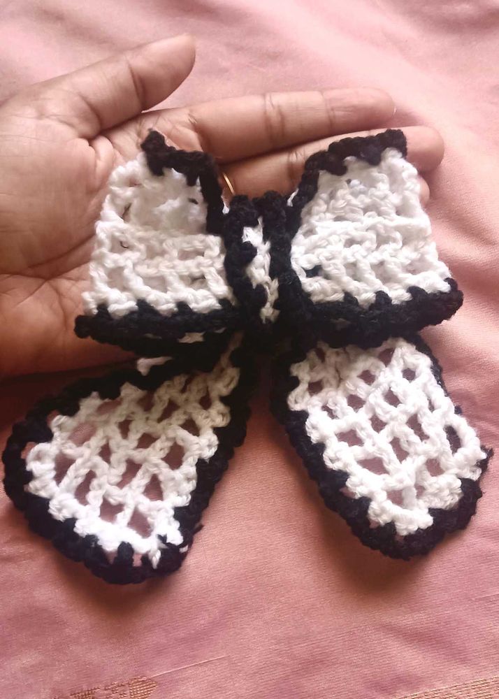 Crocheted aesthetic Bow Hair Clip