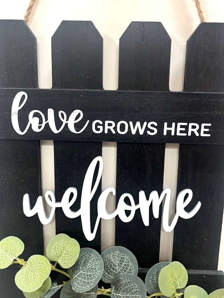 Welcome - Love Grows Here Wall Decor