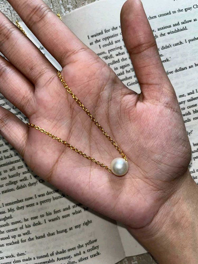 Elegant Pearl Necklace