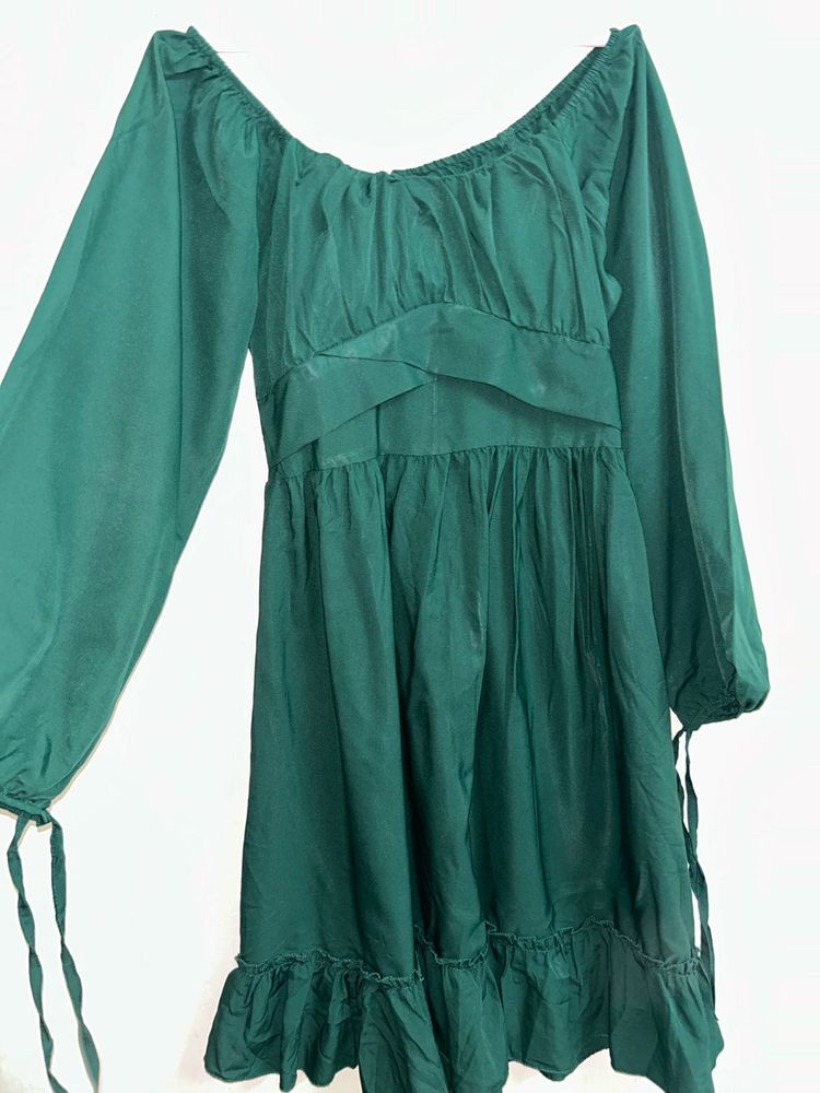 Emerald Green Off-Shoulder Mini Dress