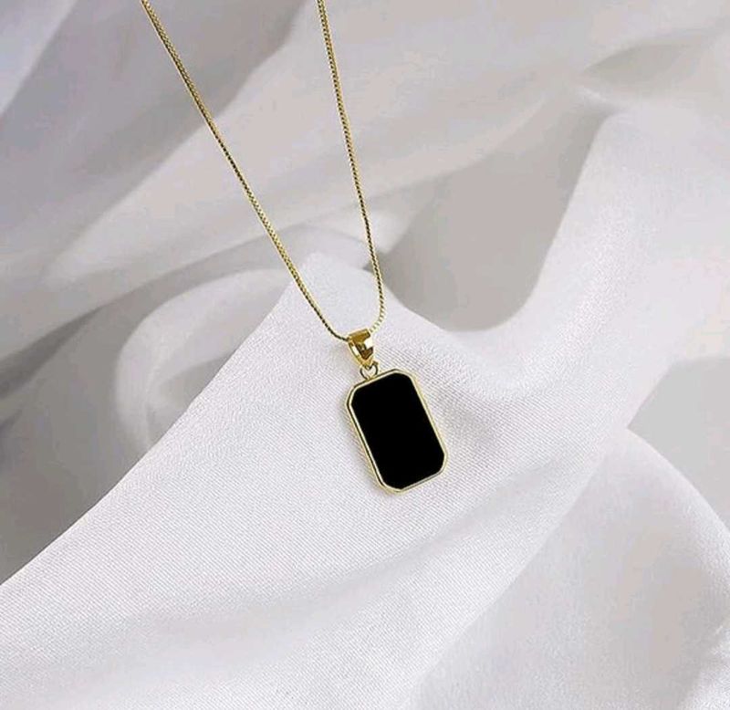 Chain pendent