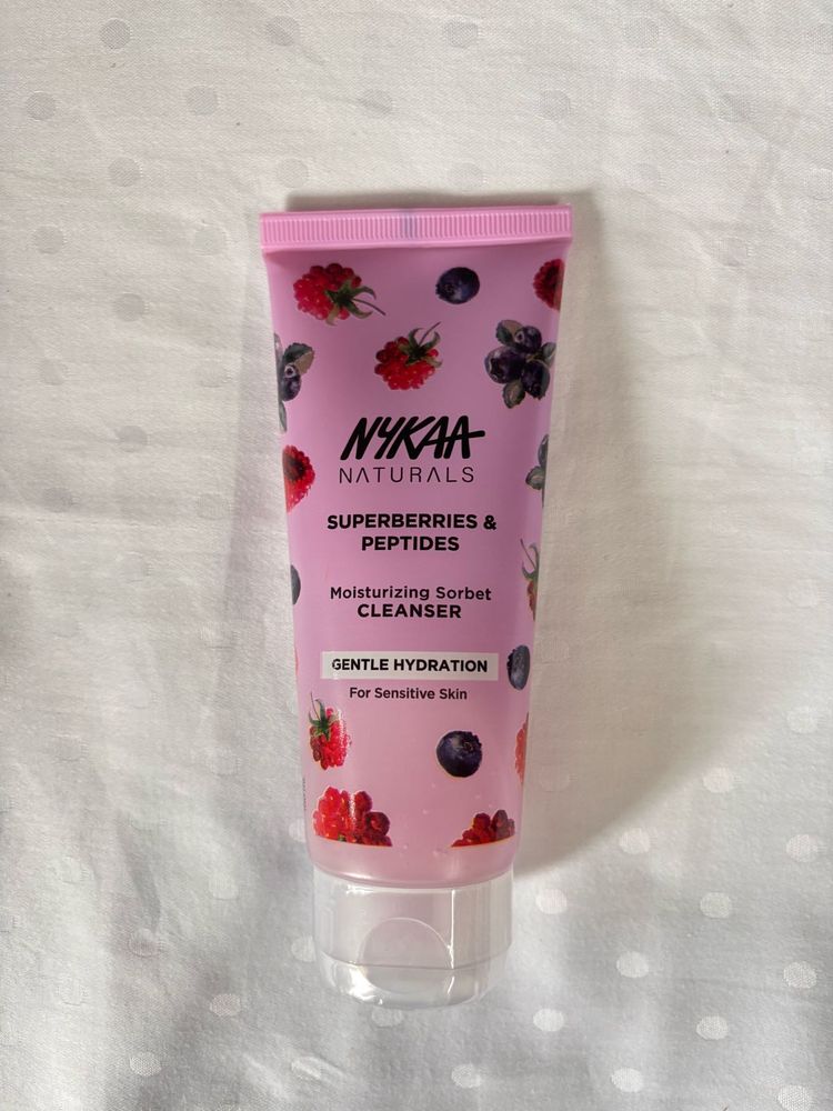 Nykaa Moisturizing Cleanser
