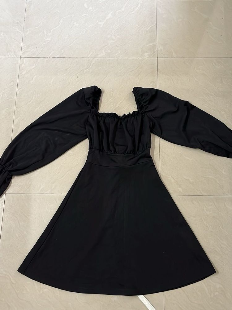 Black Off-Shoulder Puff Sleeve Dress