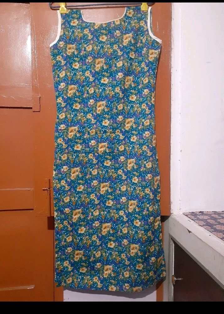 Sleeveless Floral Long Kurti (Woman)