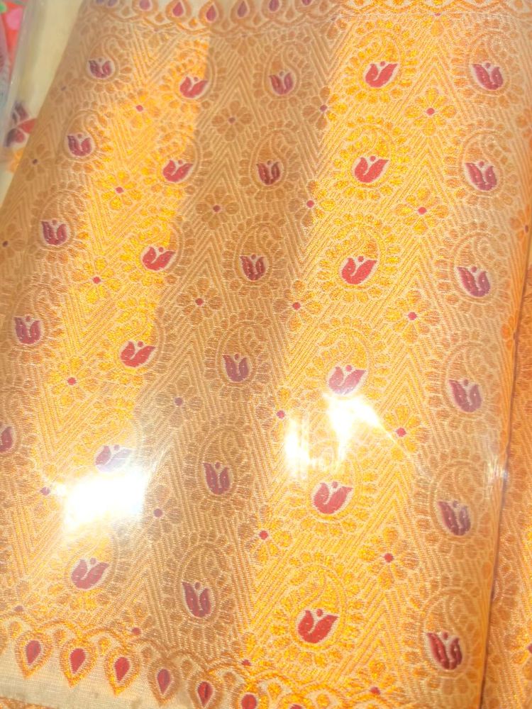 Elegant Yellow Saree with Intricate Design