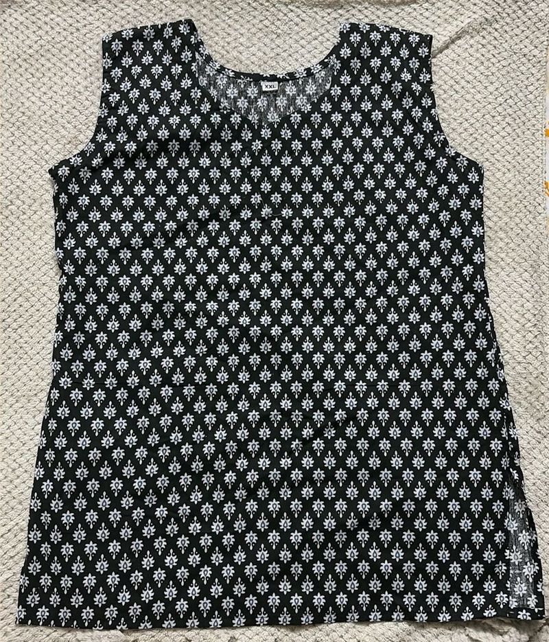 Stylish Black &amp; White Printed Kurta