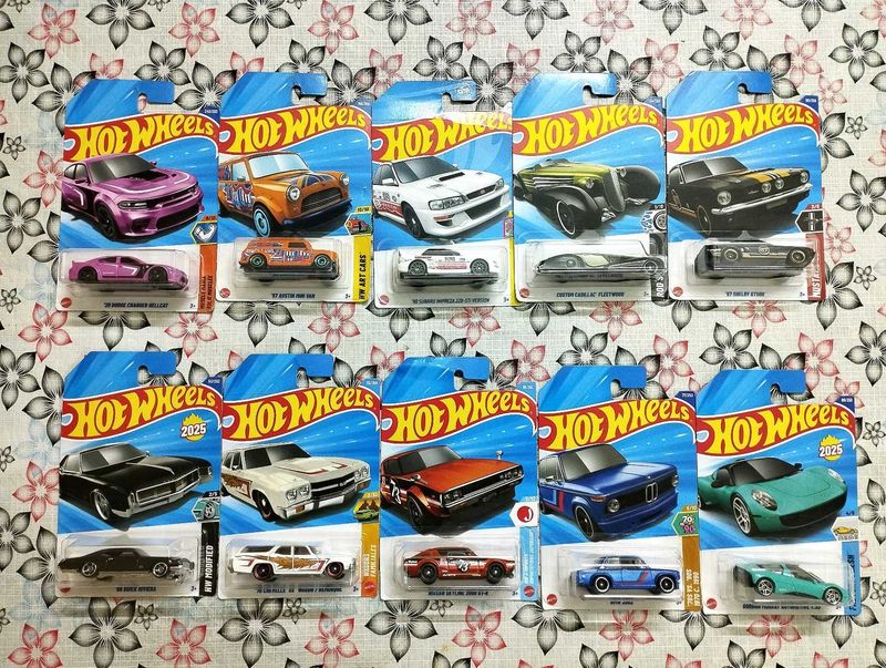 Hot Wheels Collectible Die-Cast Cars pack of 10