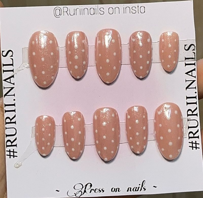 Polka Dot Press-On Nails
