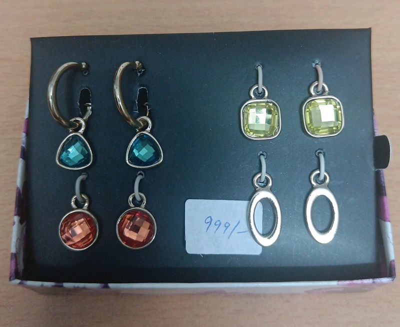 Brand New Avon Interchangeable 4 Sets Of Earrings