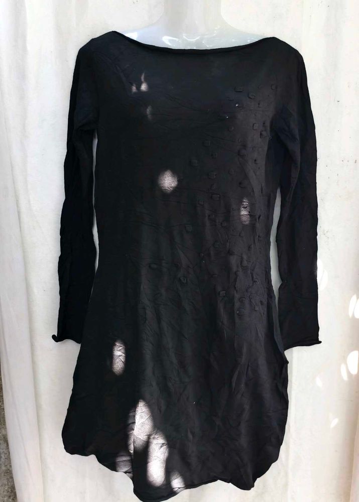 142510. Black Distressed Long Sleeve Top