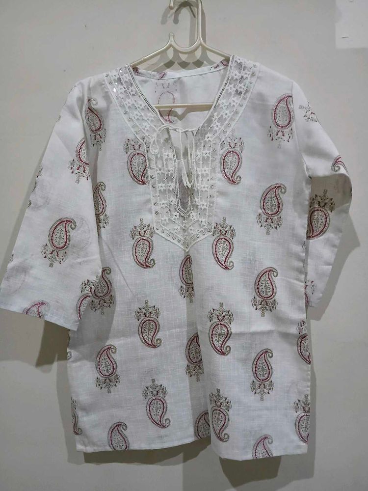 Elegant Paisley Print Kurta