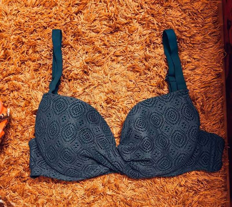 Lace Detail Push-Up Bra