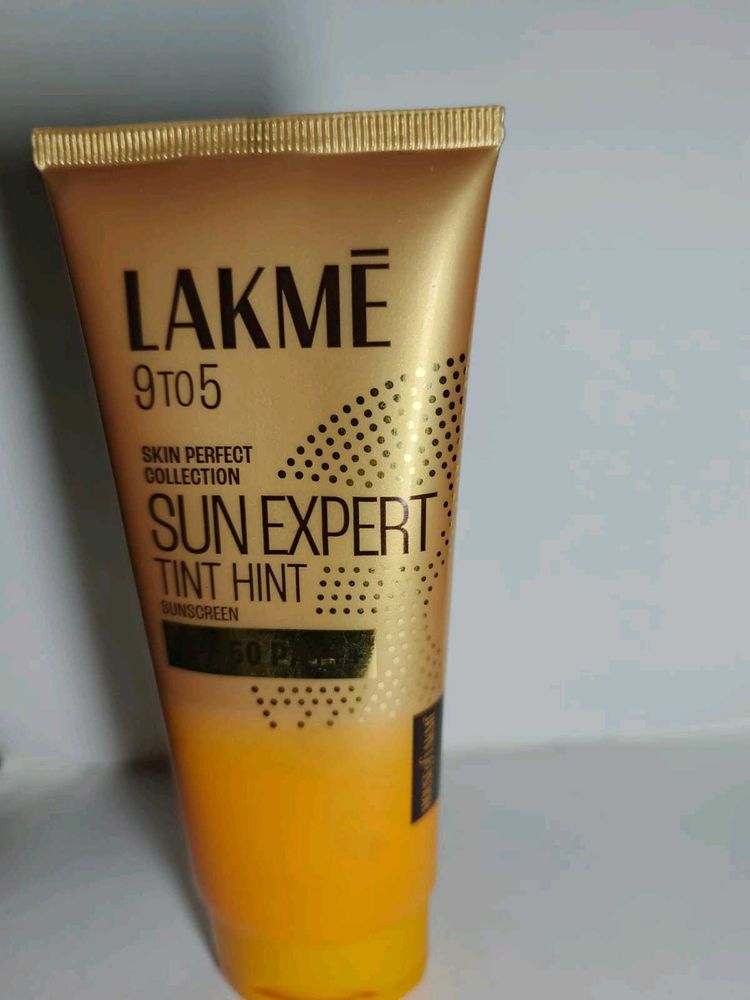 Lakme Sun Expert Tint Hint Sunscreen