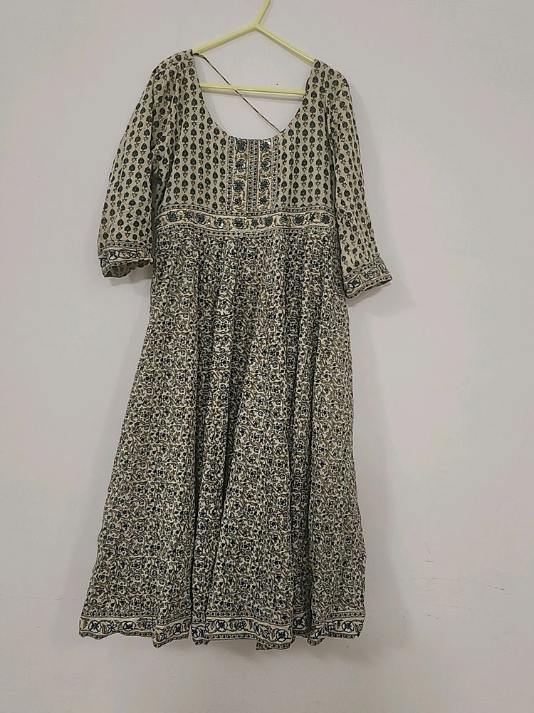 Kurta Set No Flowes Worn Only 2 Time