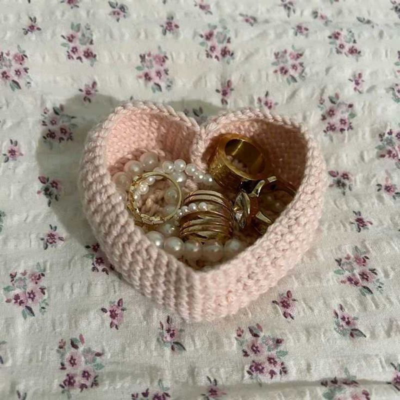Heart Shaped trinket💌🍓