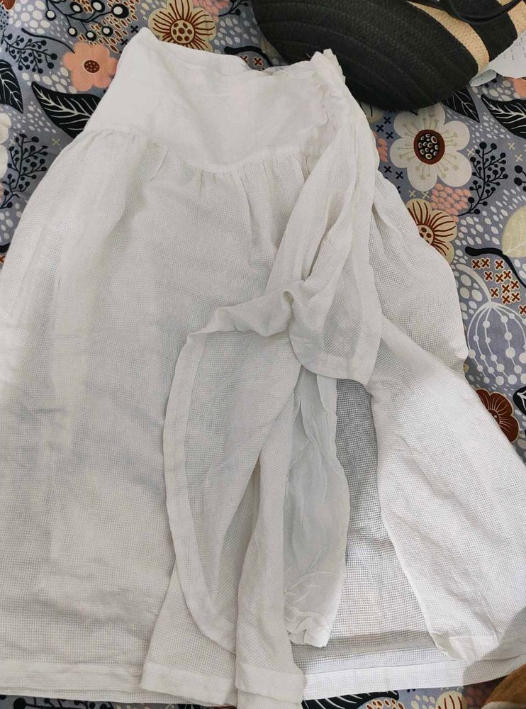 White Flowy Skirt with wrapped effect