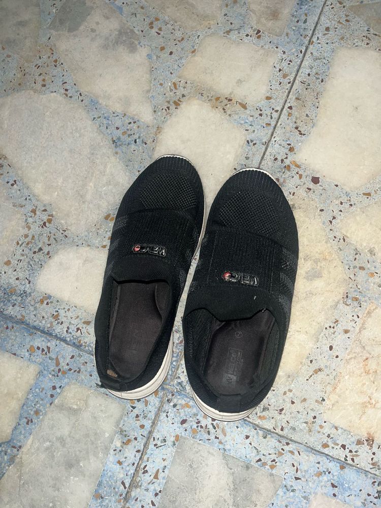 Comfortable Black Slip-On Sneakers