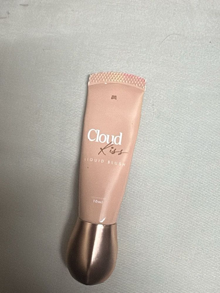 Cloud Kiss Liquid Blush