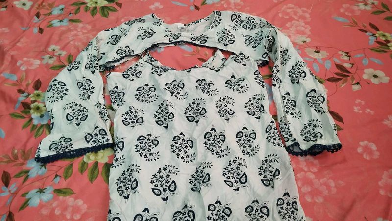 TRENDING🔥🔥White Kurta Set with Black Print