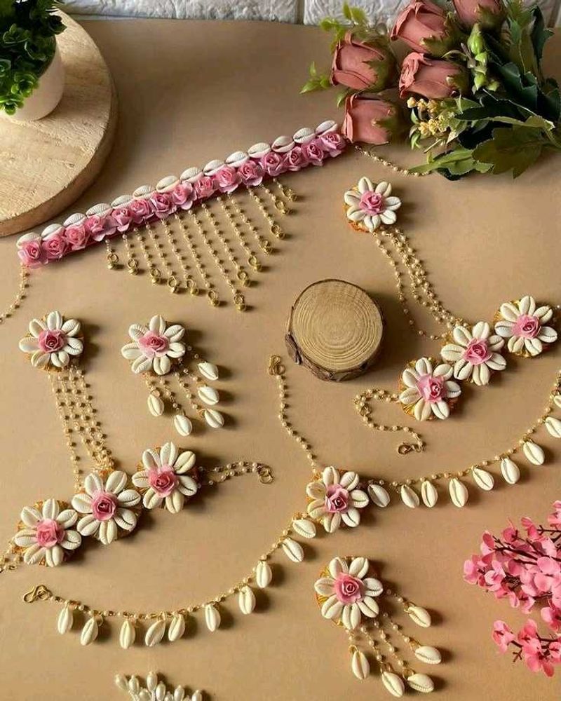 Floral Jewellery Set with Earrings