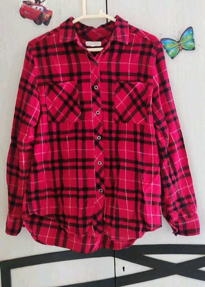 Chic Red &amp; Black Plaid Shirt