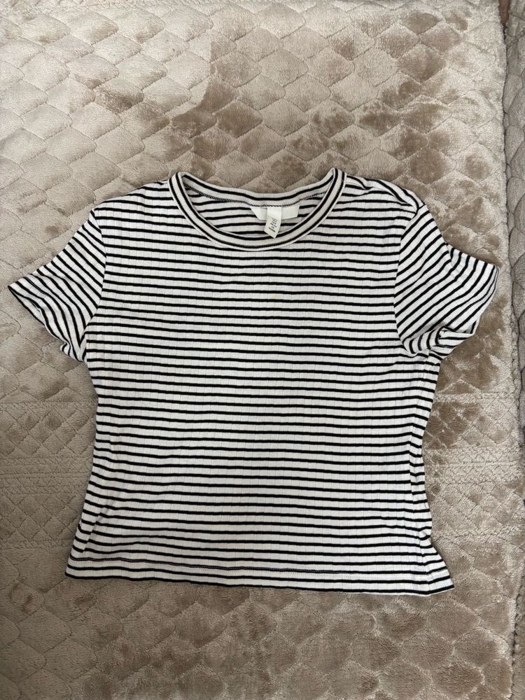 H&amp;M Striped Cropped T-Shirt