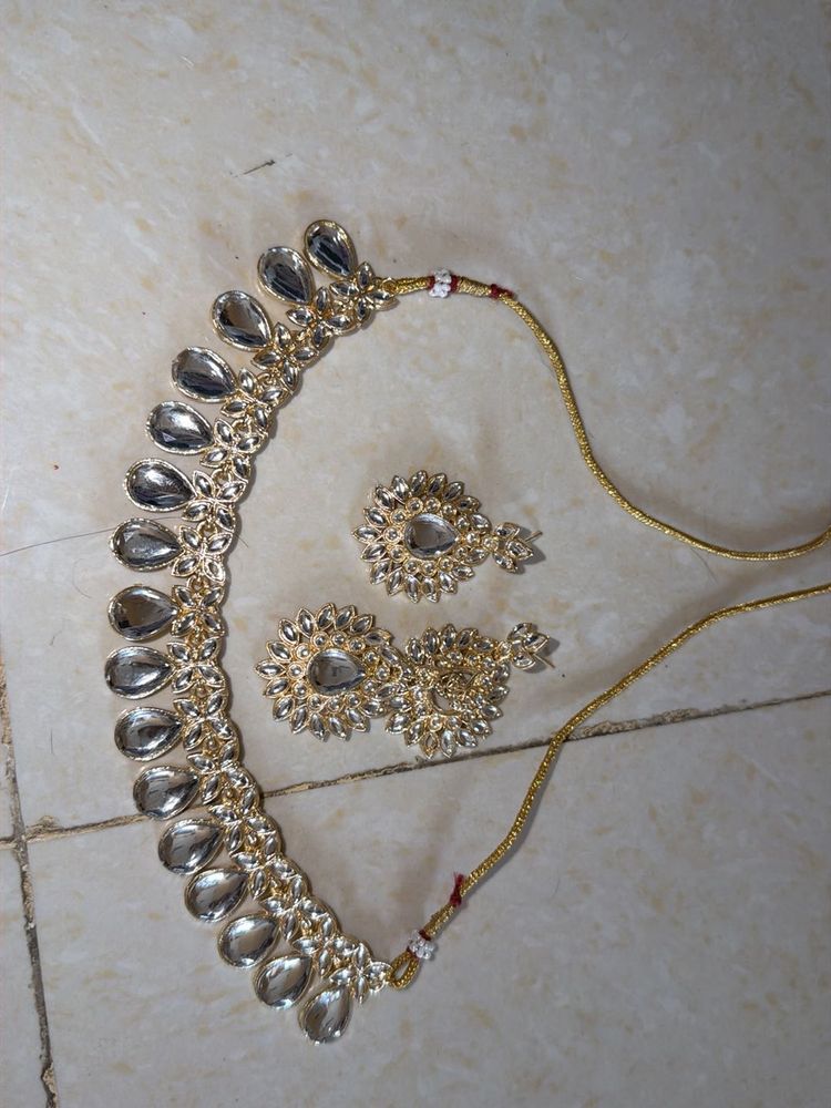 Elegant Indian Jewelry Set