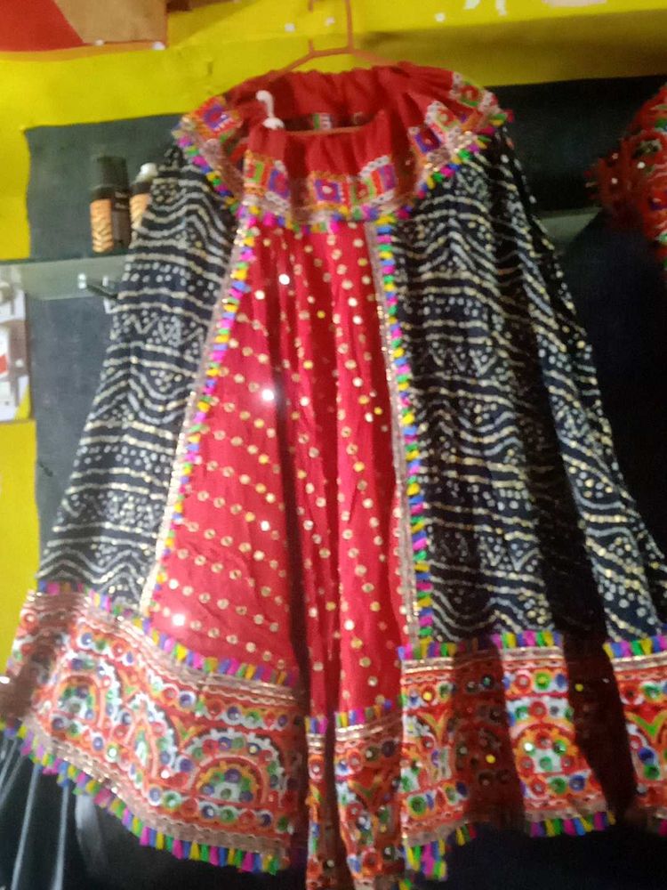 navratri Lehenga Choli Set for 12 tears still girl