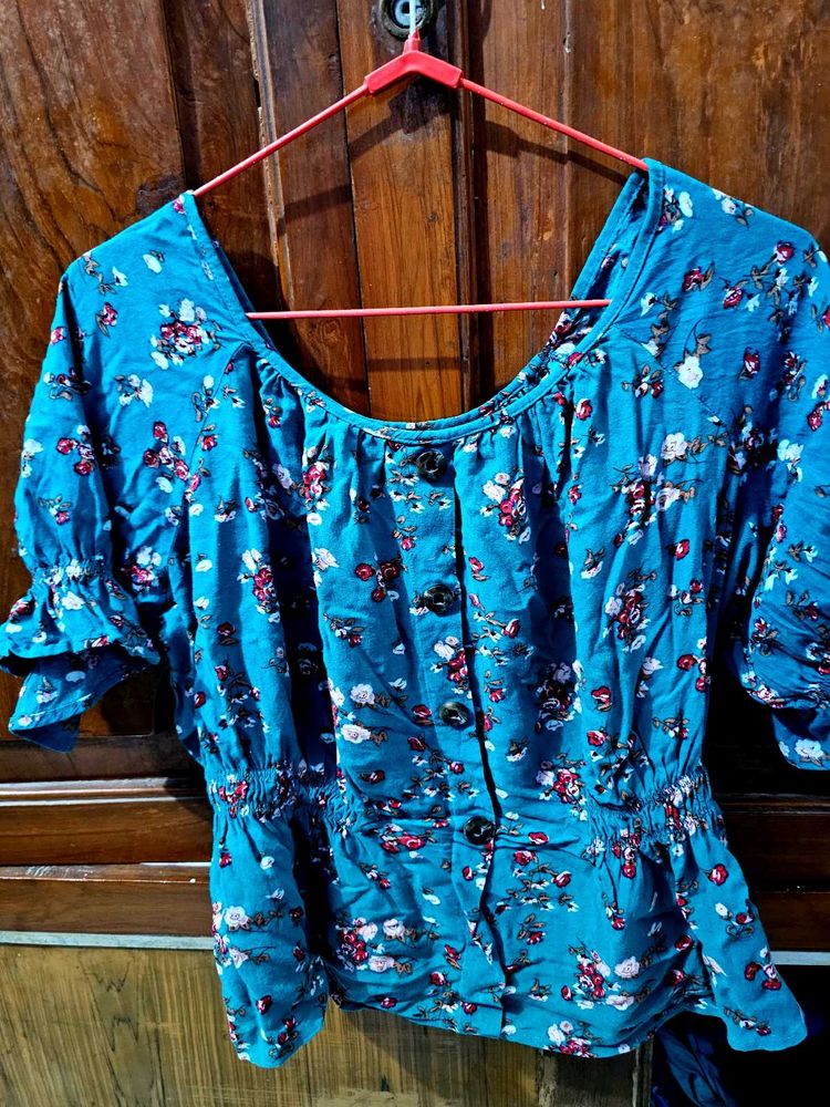 floral  green top