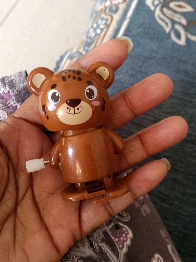Cute Wind-up Bear Toy