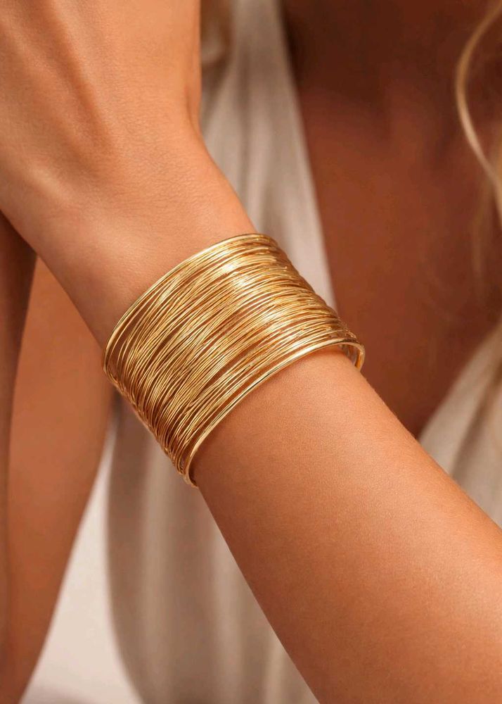 Chic Gold Wire Cuff Bracelet