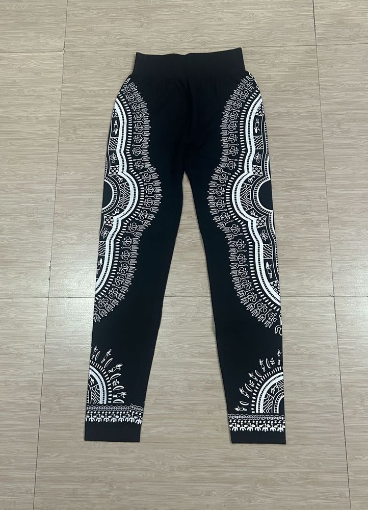 Stylish Black Leggings with White Print