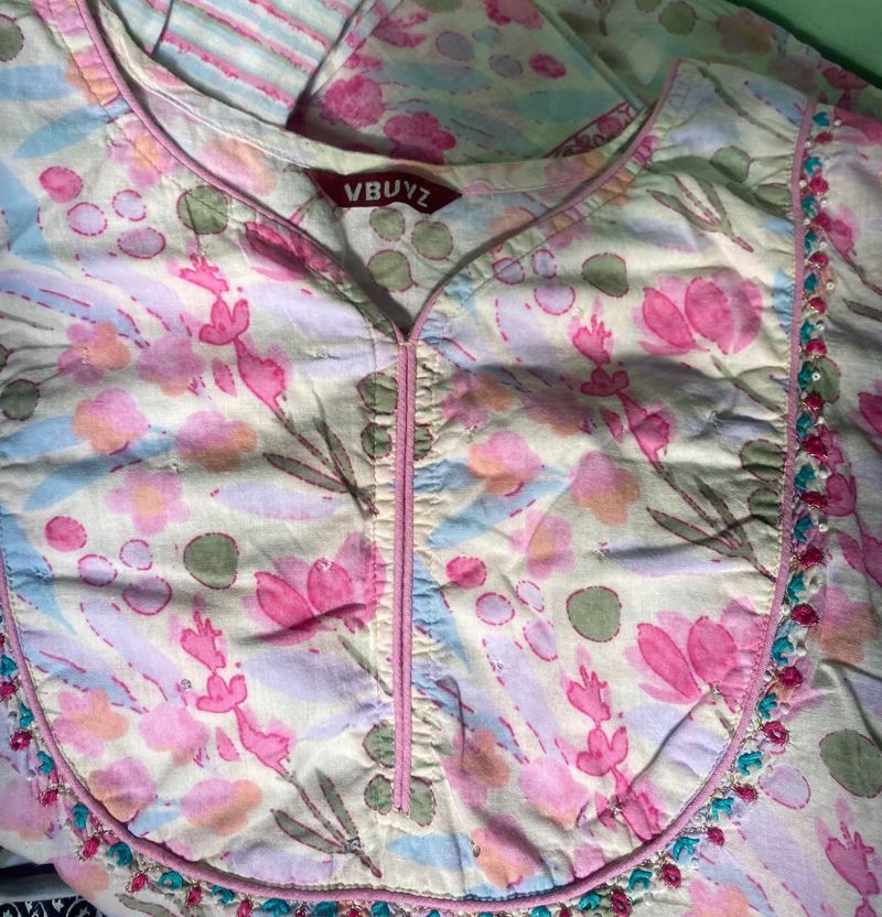 Vbuyz Cotton Kurta with Floral Print