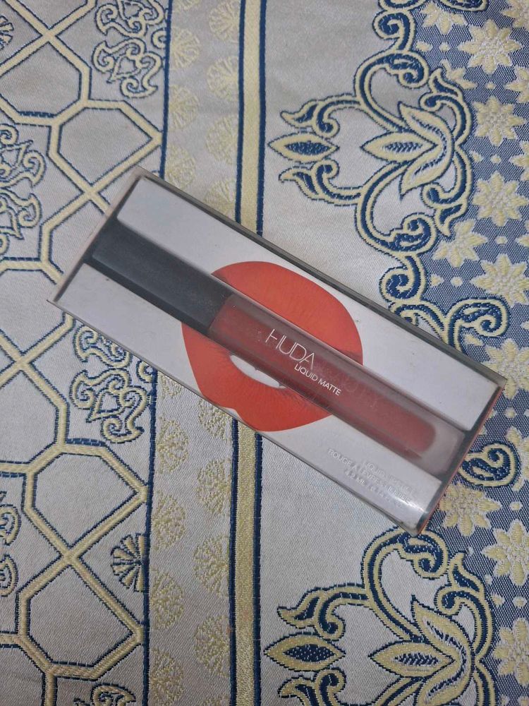 Huda Beauty Liquid Matte Lipstick