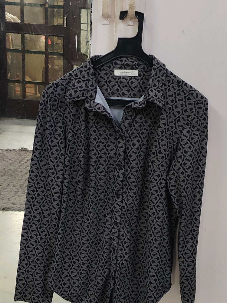 Stylish Printed Button-Up Shirt