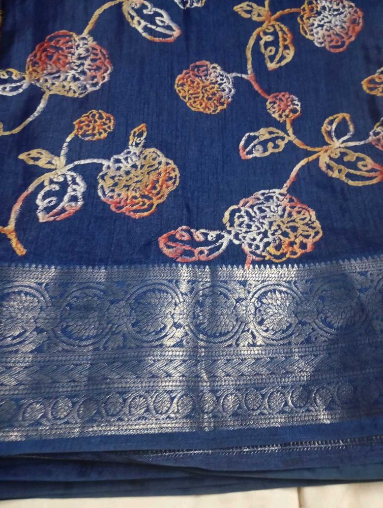 used joint Elegant Blue Embroidered dolo Saree
